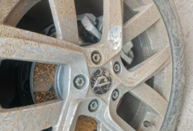 車輪轂里面圓盤生銹怎么辦？